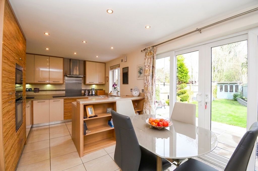 Property photo 3 of 17