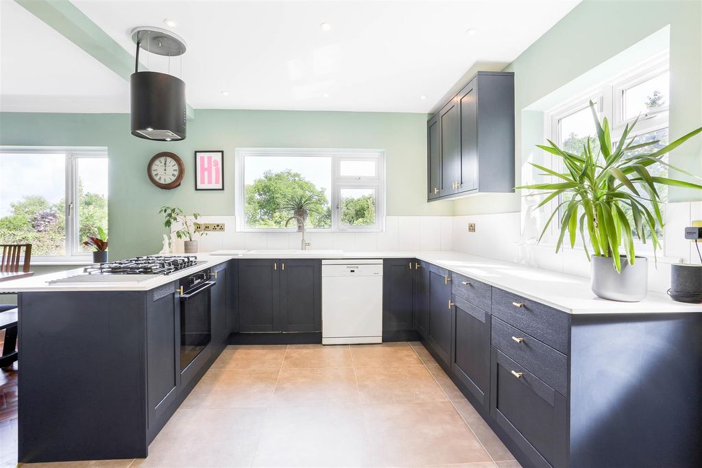 Property photo 3 of 30 1482374017 - 12.Jpg