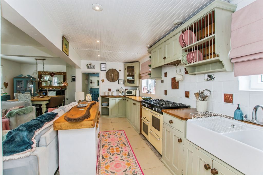 Property photo 3 of 22