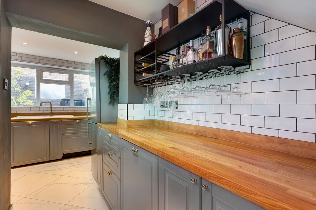 Property photo 3 of 16 Sc9Lr1011