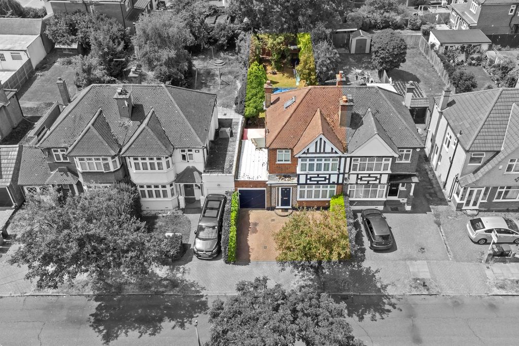 Property photo 1 of 22