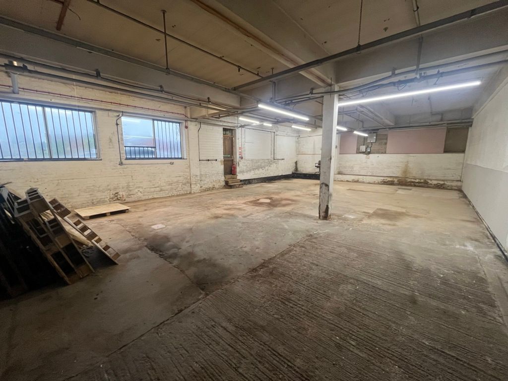 Property photo 2 of 9 Photo 24