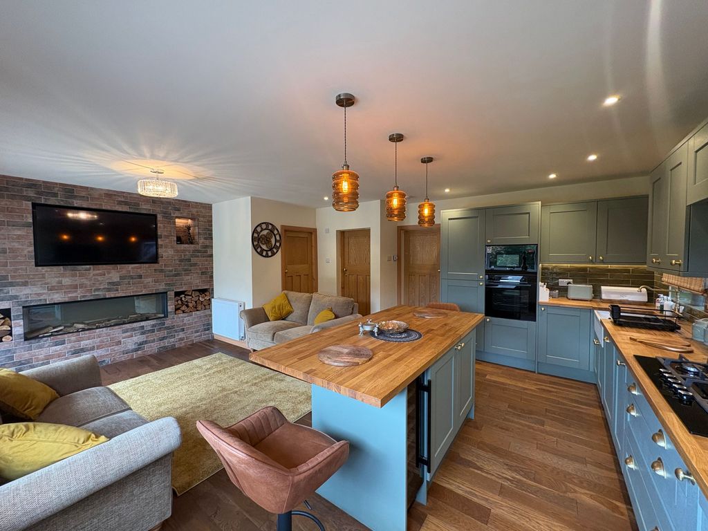 Property photo 2 of 15 Living/Kitchen/Diner