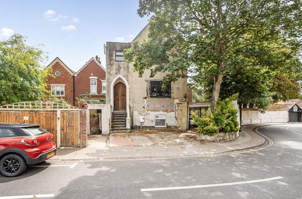 Property photo 1 of 16 1303209-21-68838B...