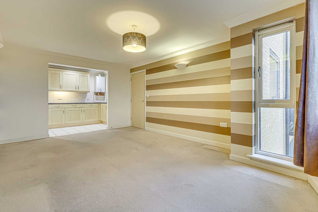 Property photo 2 of 22