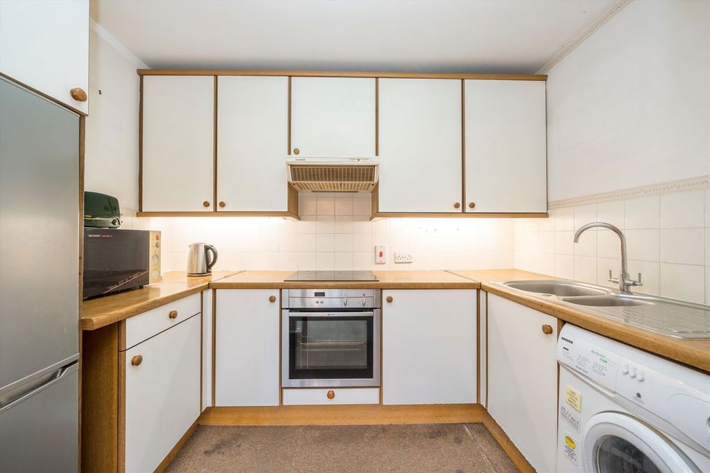Property photo 2 of 6