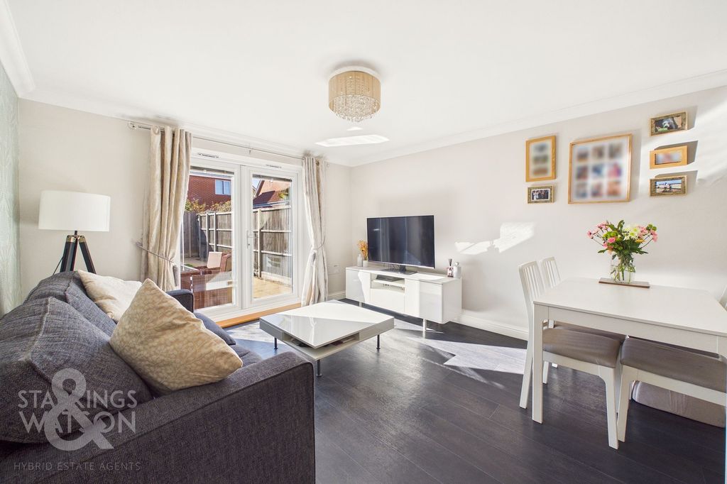 Property photo 2 of 20