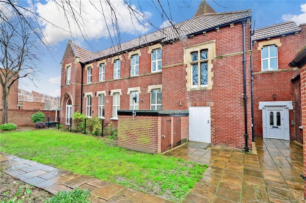 Property photo 1 of 10 Front Elevation