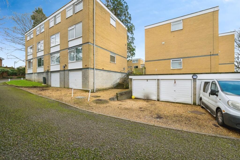 Property photo 2 of 11