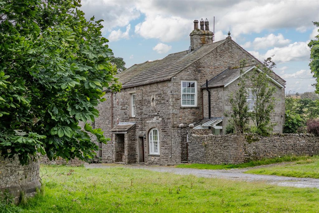 Property photo 3 of 10 The Coach House
