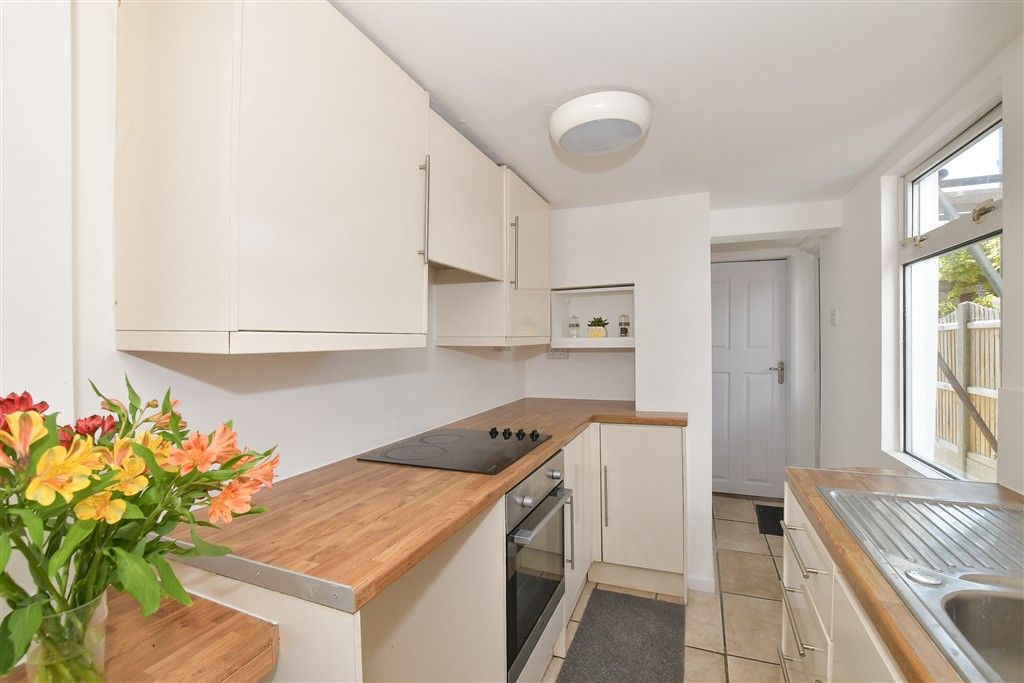 Property photo 3 of 12 Kitchen