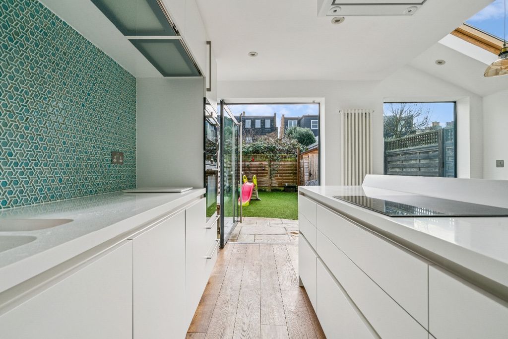 Property photo 2 of 16