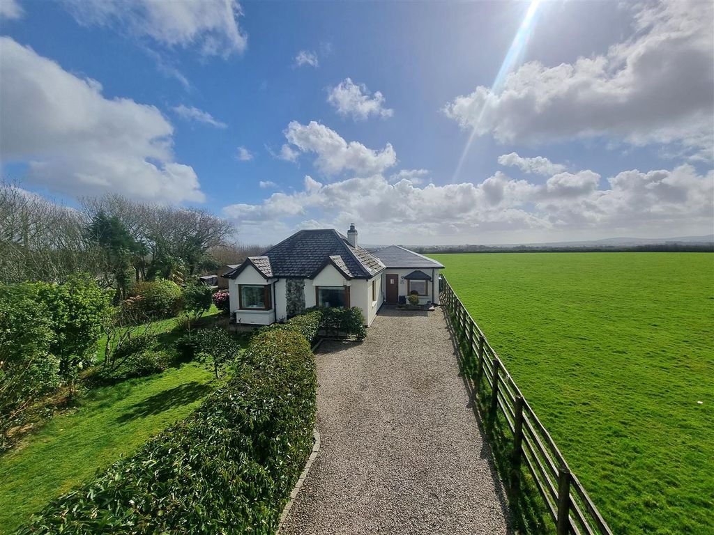 Property photo 1 of 32 Main.Jpg