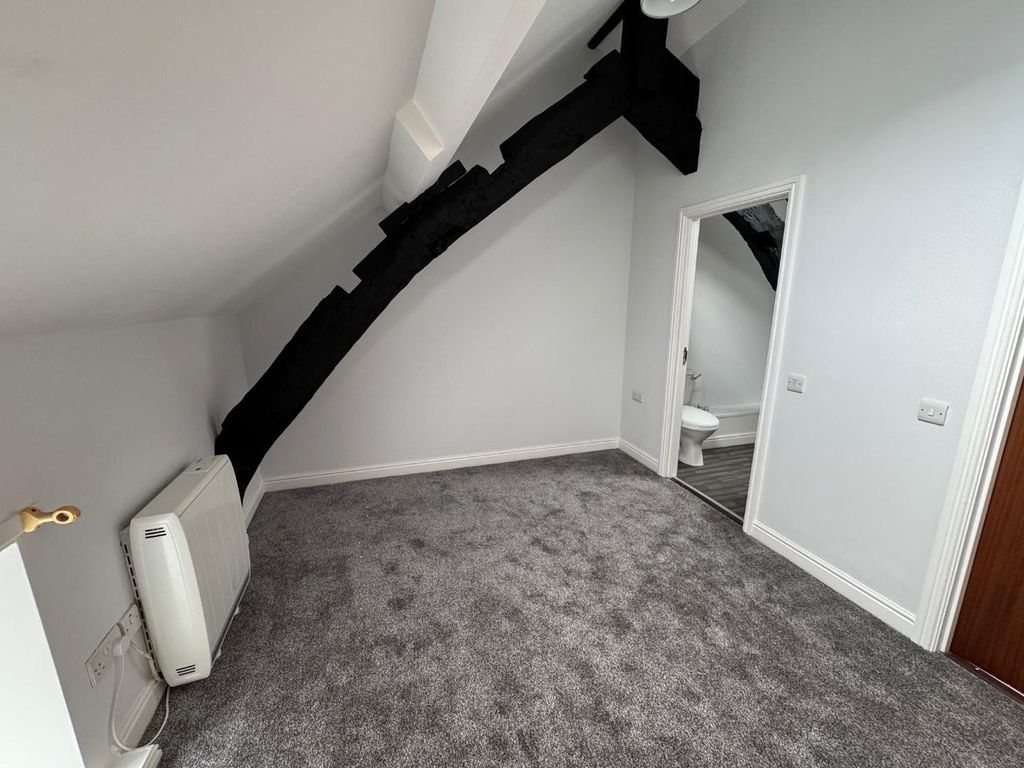 Property photo 3 of 13 Bedroom
