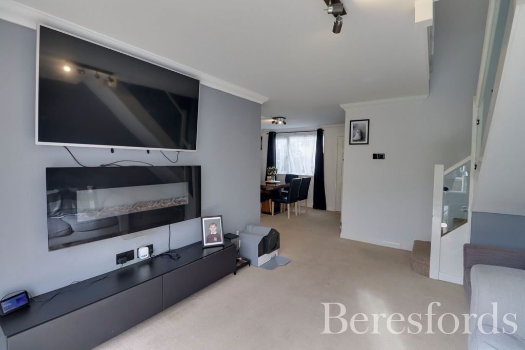 Property photo 2 of 19 Picture No. 27