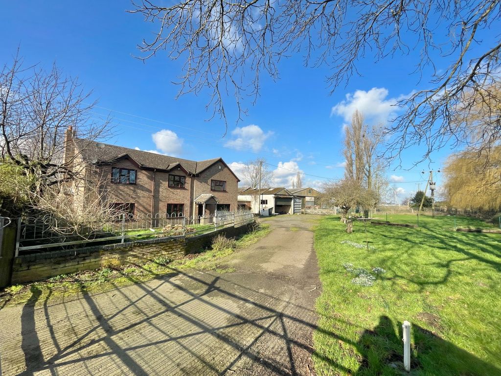 Property photo 1 of 37