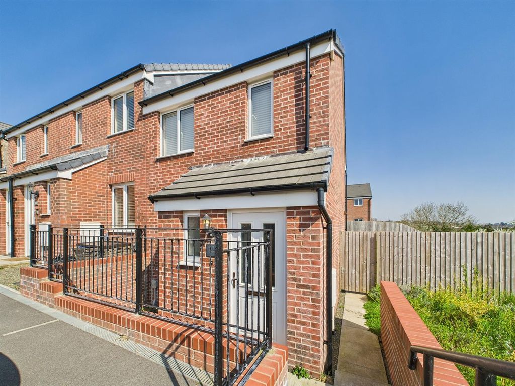 Property photo 1 of 12 Cam03278G0-Pr0123-Still023.Jpg