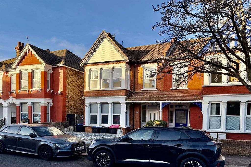 Property photo 1 of 9 (Main)