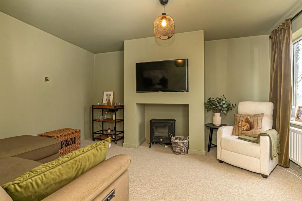 Property photo 2 of 21