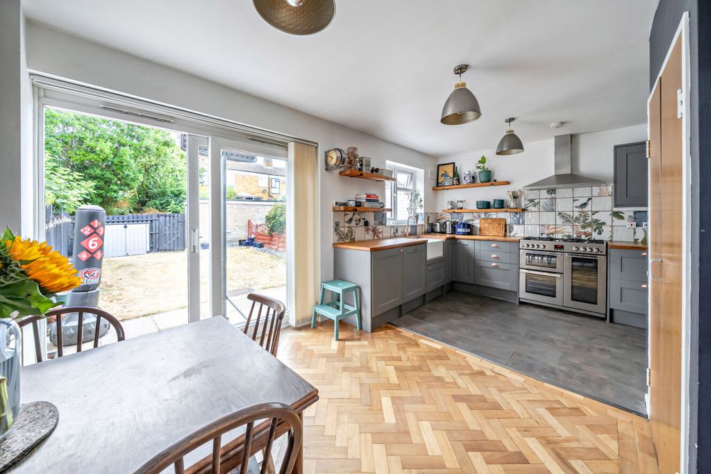 Property photo 2 of 25 1498517-10-6A6B43...