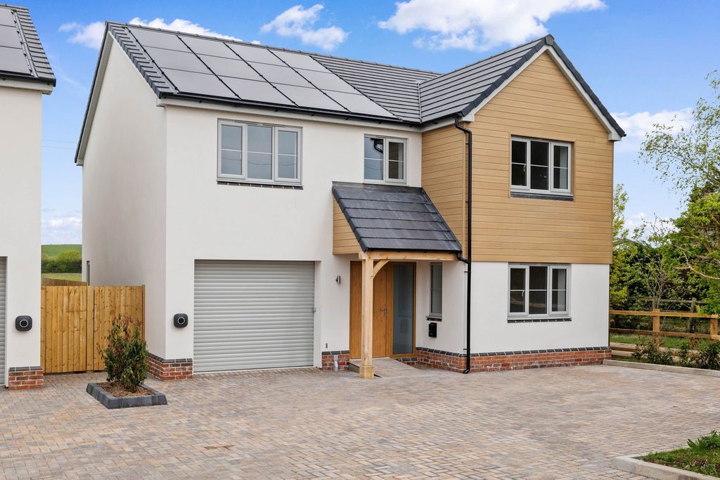 Property photo 1 of 21