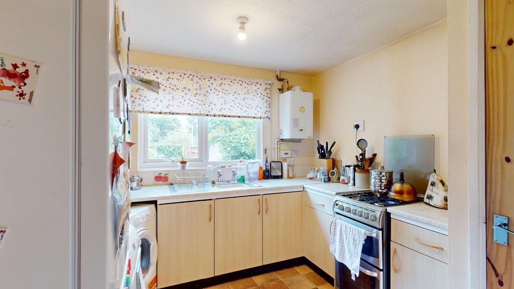 Property photo 2 of 21 4175672