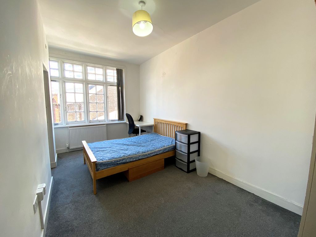 Property photo 3 of 4