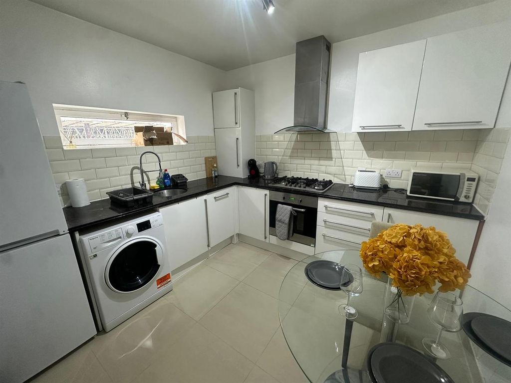 Property photo 3 of 4 Webster Kitchen.Jpg