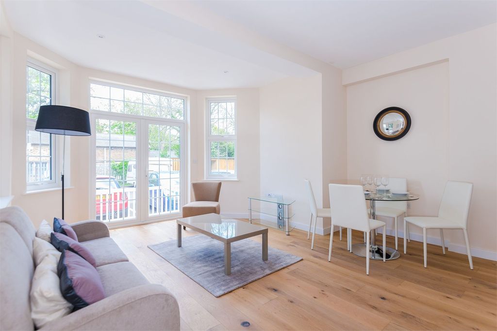 Property photo 3 of 8