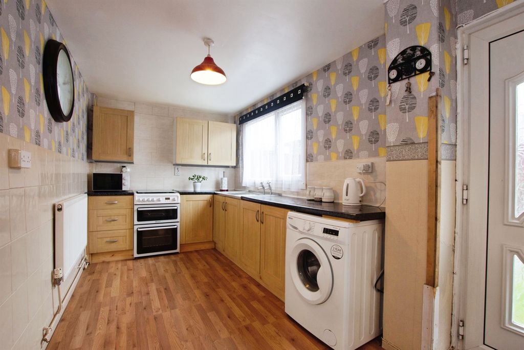 Property photo 2 of 16