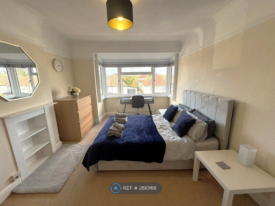 Property photo 3 of 16 Bedroom 1 With Double Bed, Desk & Chair