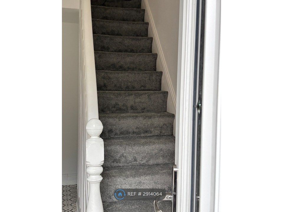 Property photo 2 of 17 Hall