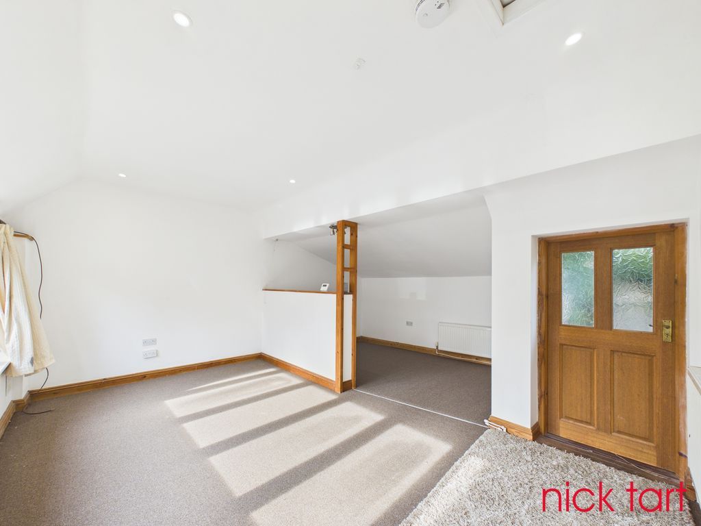 Property photo 2 of 7 Photo 3