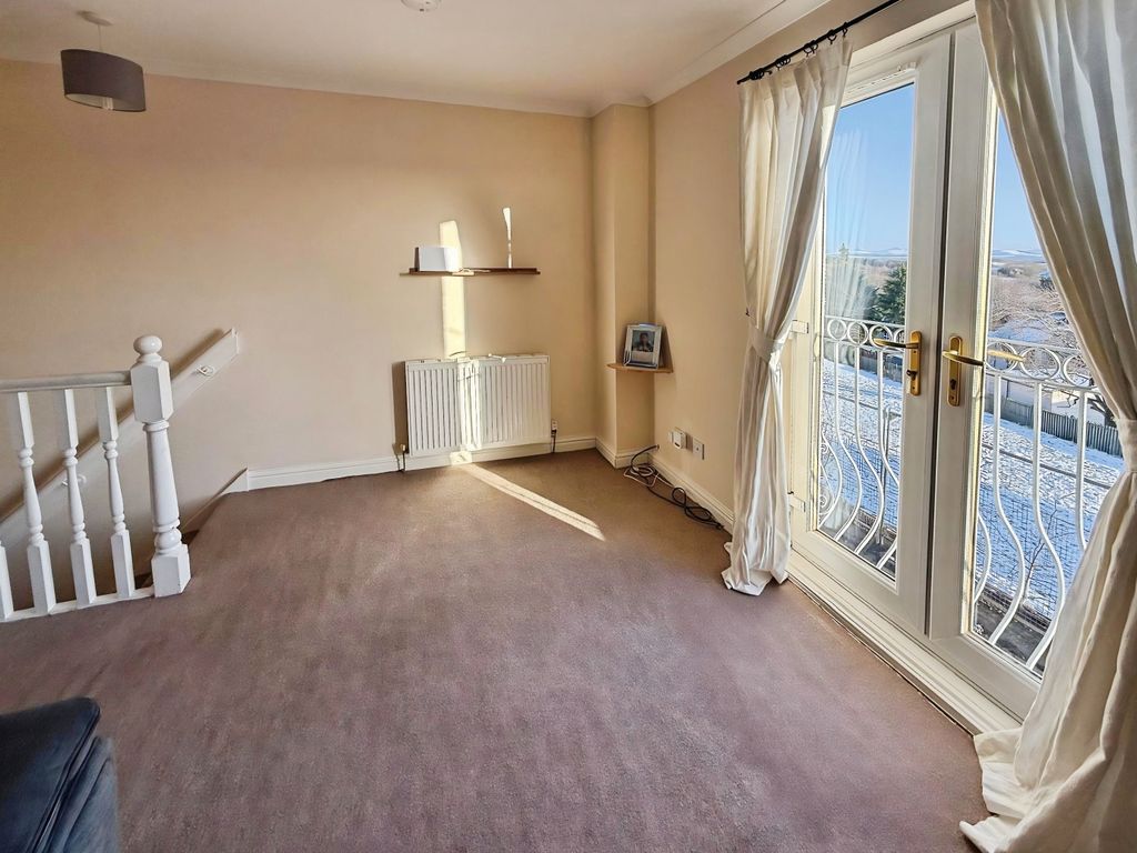 Property photo 3 of 6 Ae21B40B-7