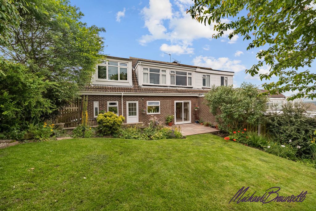 Property photo 1 of 33