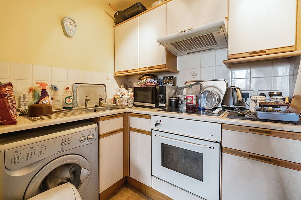 Property photo 3 of 14