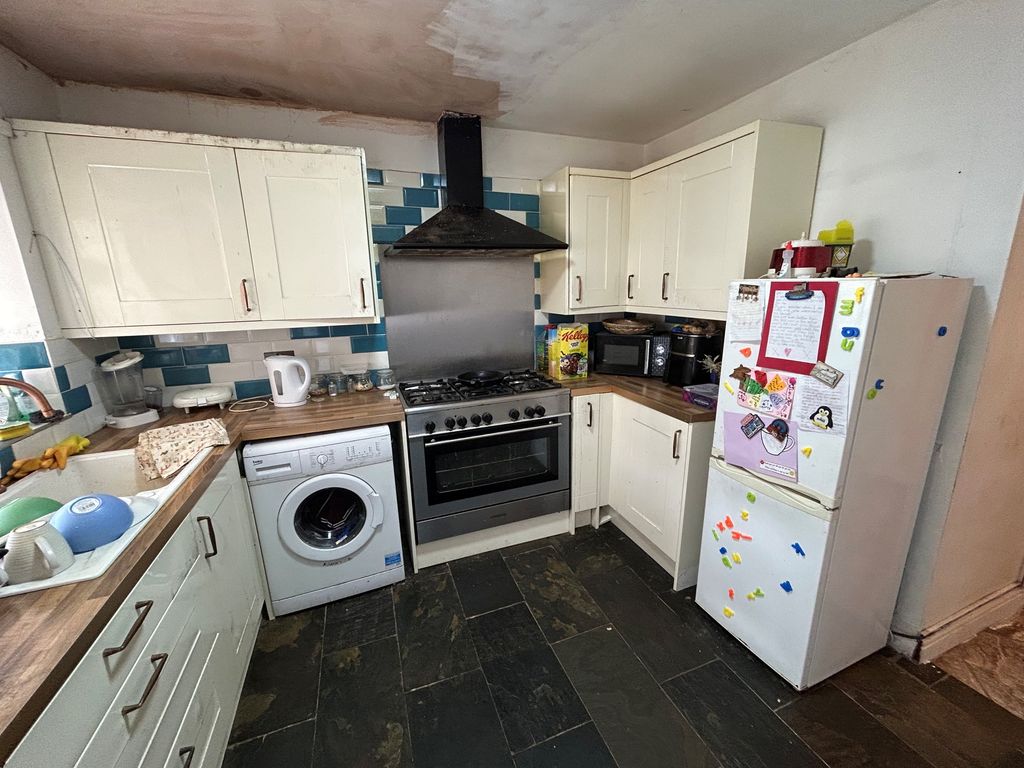 Property photo 2 of 9