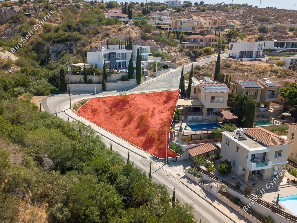 Property photo 3 of 11