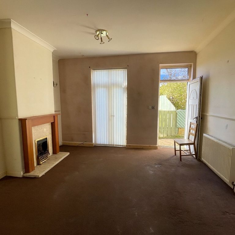 Property photo 2 of 8 Picture No. 15