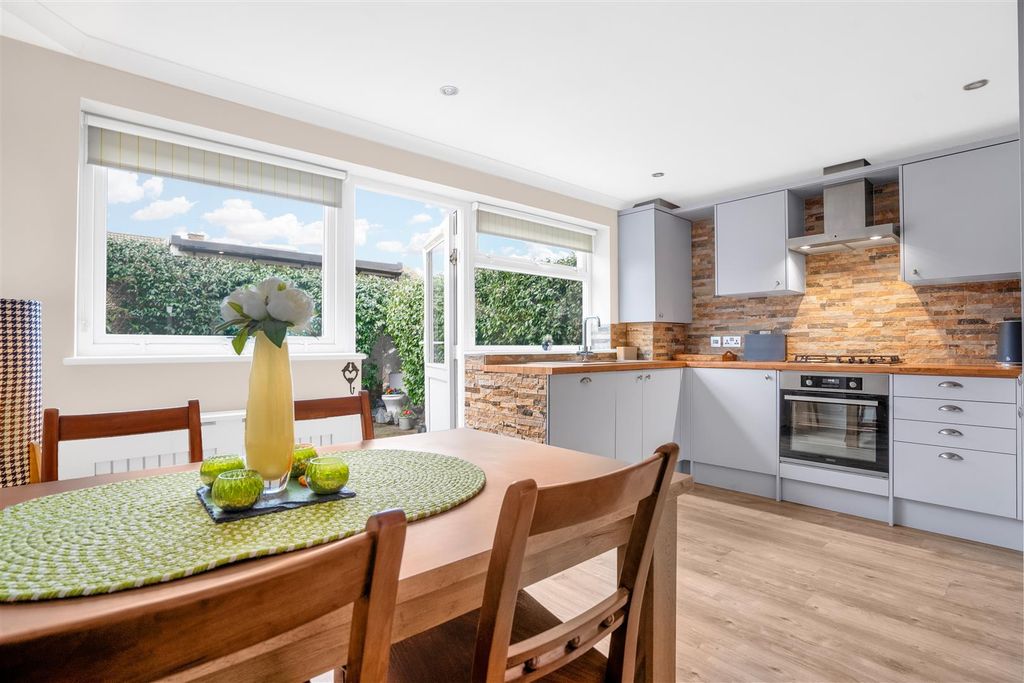 Property photo 2 of 26 39 Conway Road Dining Kitchen.Jpeg