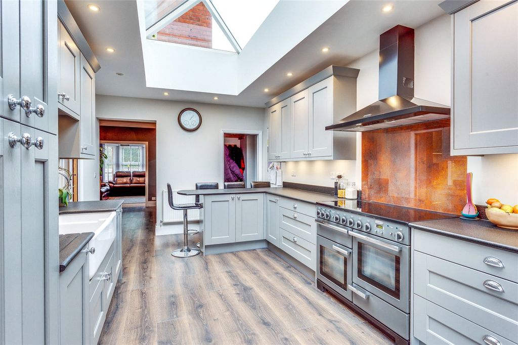 Property photo 2 of 15 Picture No. 24