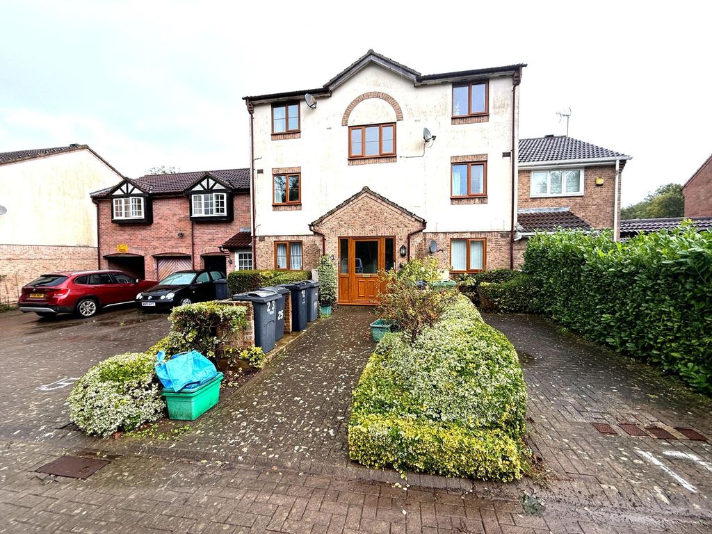 Property photo 1 of 8
