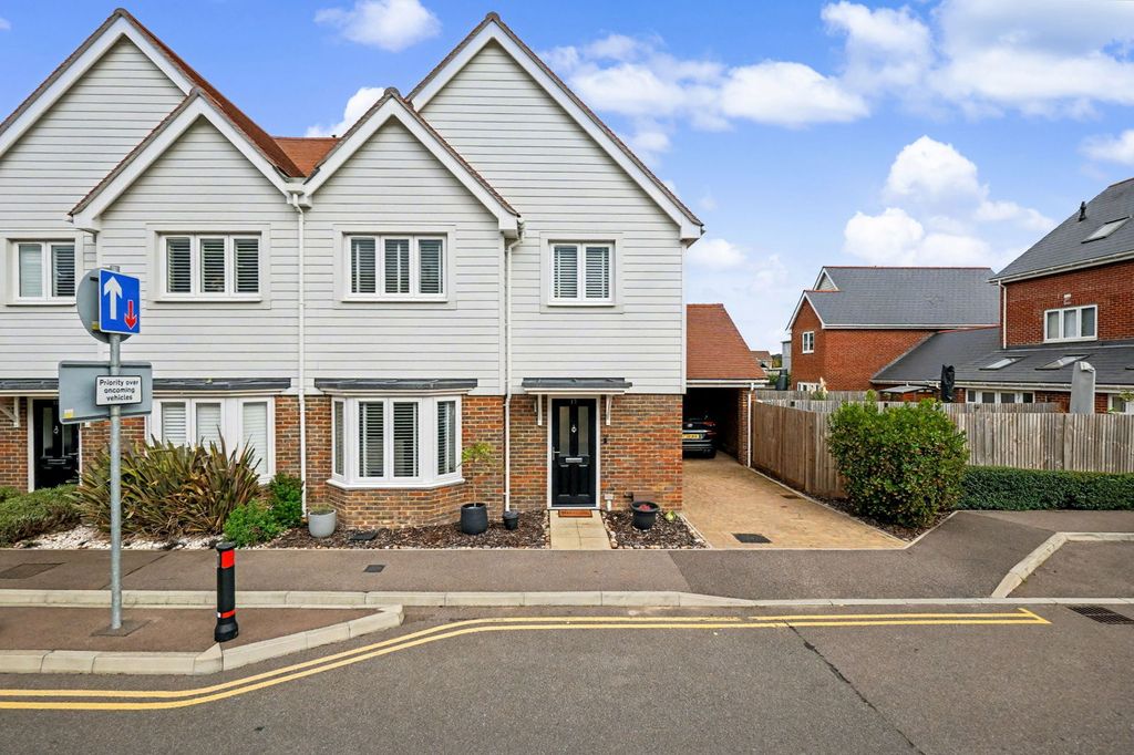 Property photo 1 of 27