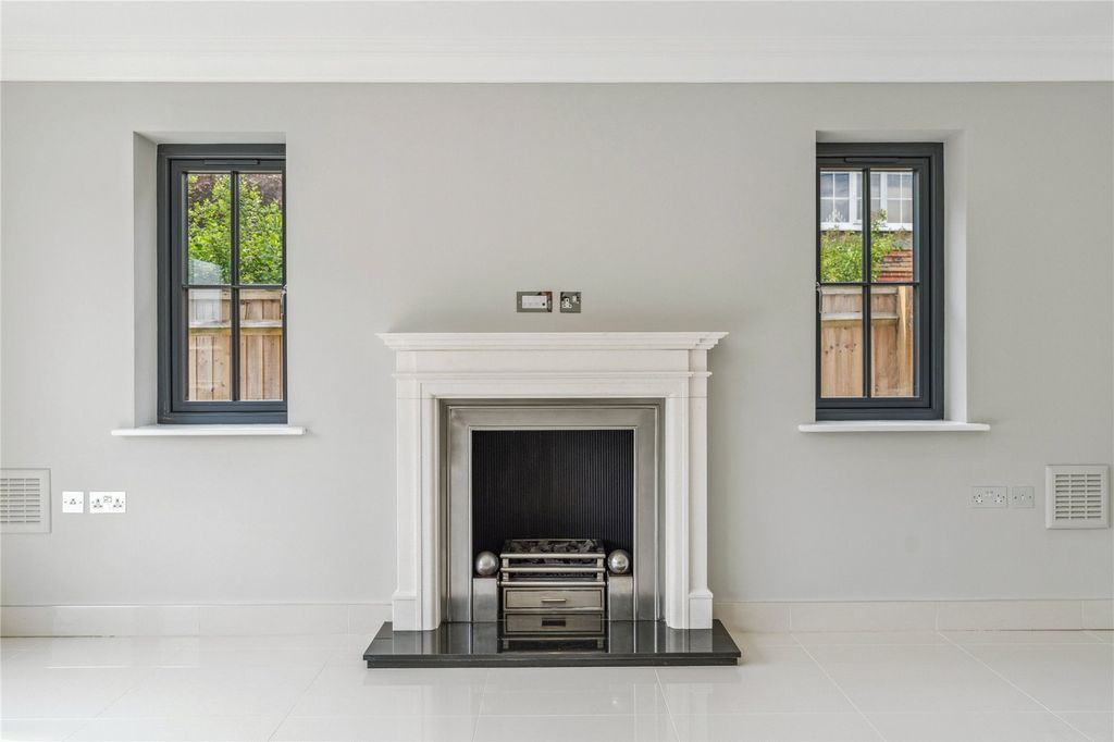 Property photo 3 of 21 Picture 3