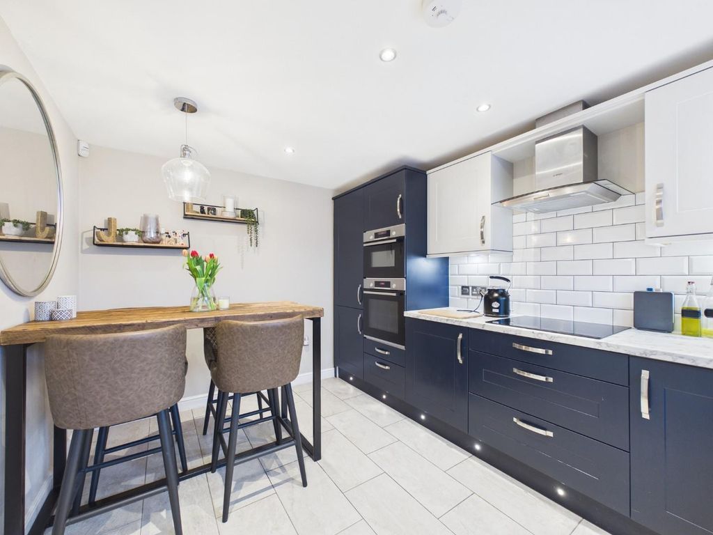 Property photo 3 of 20 Cam01268G0-Pr0429-Still003.Jpg