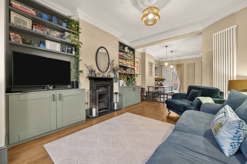 Property photo 3 of 14