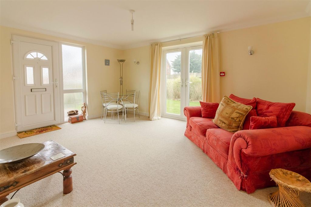 Property photo 2 of 8