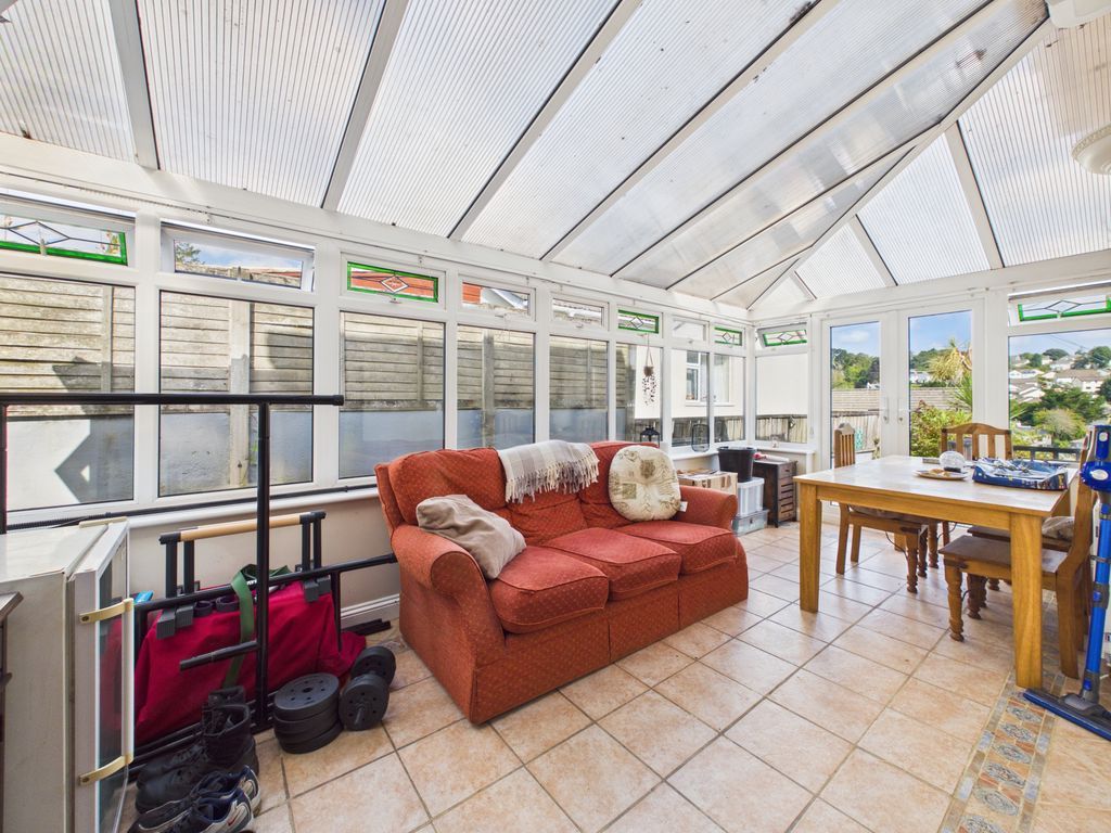 Property photo 2 of 11 Conservatory