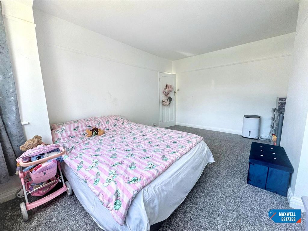 Property photo 3 of 17 Milford 8.Jpg