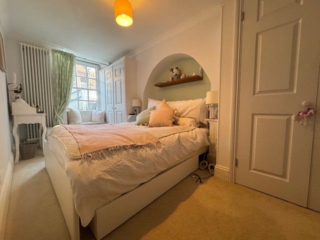 Property photo 1 of 11 Bedroom 1